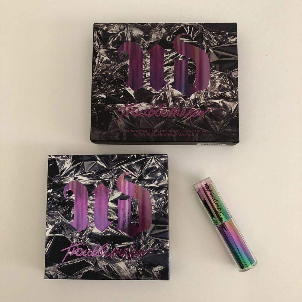 Urban decay troublemaker eyeshadow palette